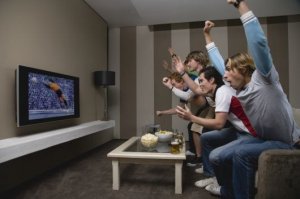 37785_item_Logitech-svela-i-riti-scaramantici-dei-tifosi-prima-di-una-partita-di-calcio