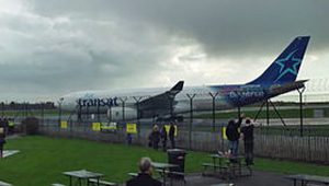 Air_Transat_A330-200_'New_Livery'_C-GITS_Taken_in_17th_March_2012