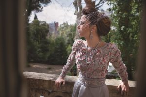 02 Abito SARTORIA BONFANTI orecchini ed anello GIOIELLERIA MORONI