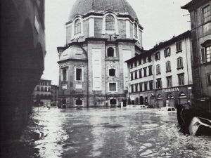 phoca_thumb_l_arno-straripa-a-firenze-pag023