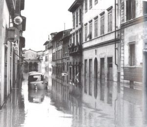 phoca_thumb_l_firenze_alluvione_photo-10