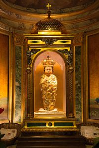 220px-santa_maria_in_aracoeli_rome_santo_bambino