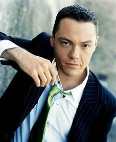 tiziano-ferro-tiziano-ferro-8984136-227-278