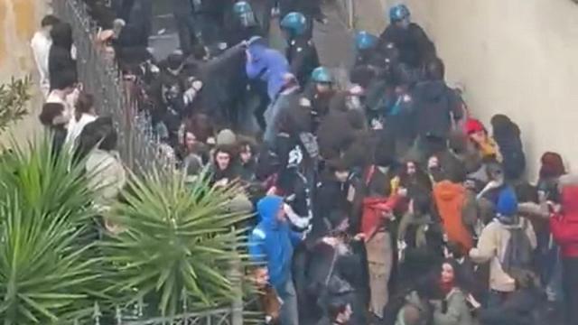 Le manganellate a Pisa